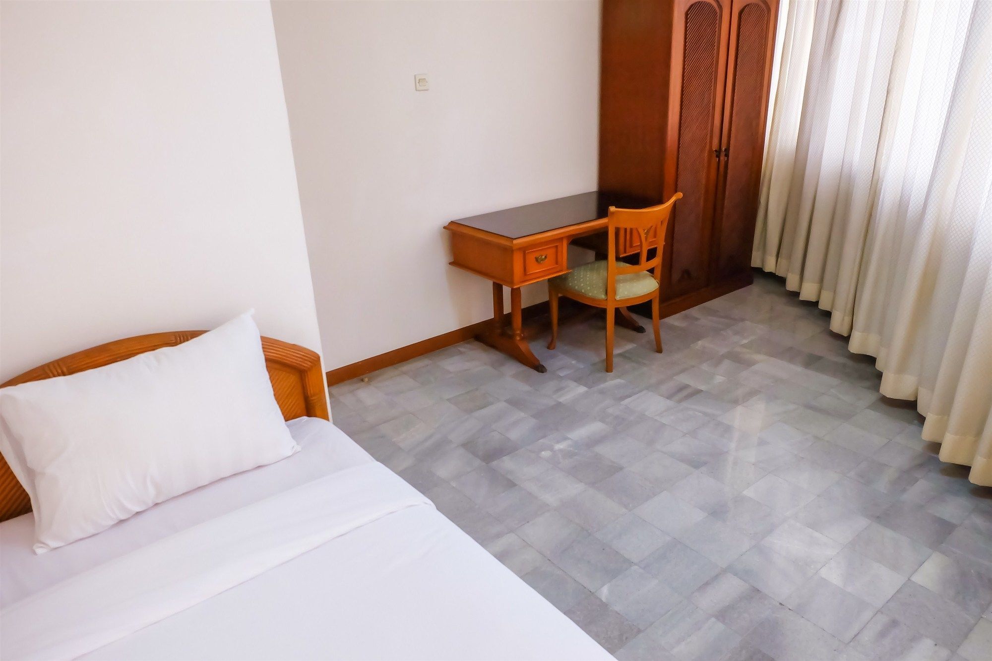 Apartment 3 Bedrooms Luxury Senopati Scbd By Travelio